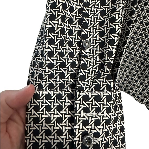 Lands End Black and White Geometric Patterned Button Down Shirt Size 12P Classy - Picture 5 of 6